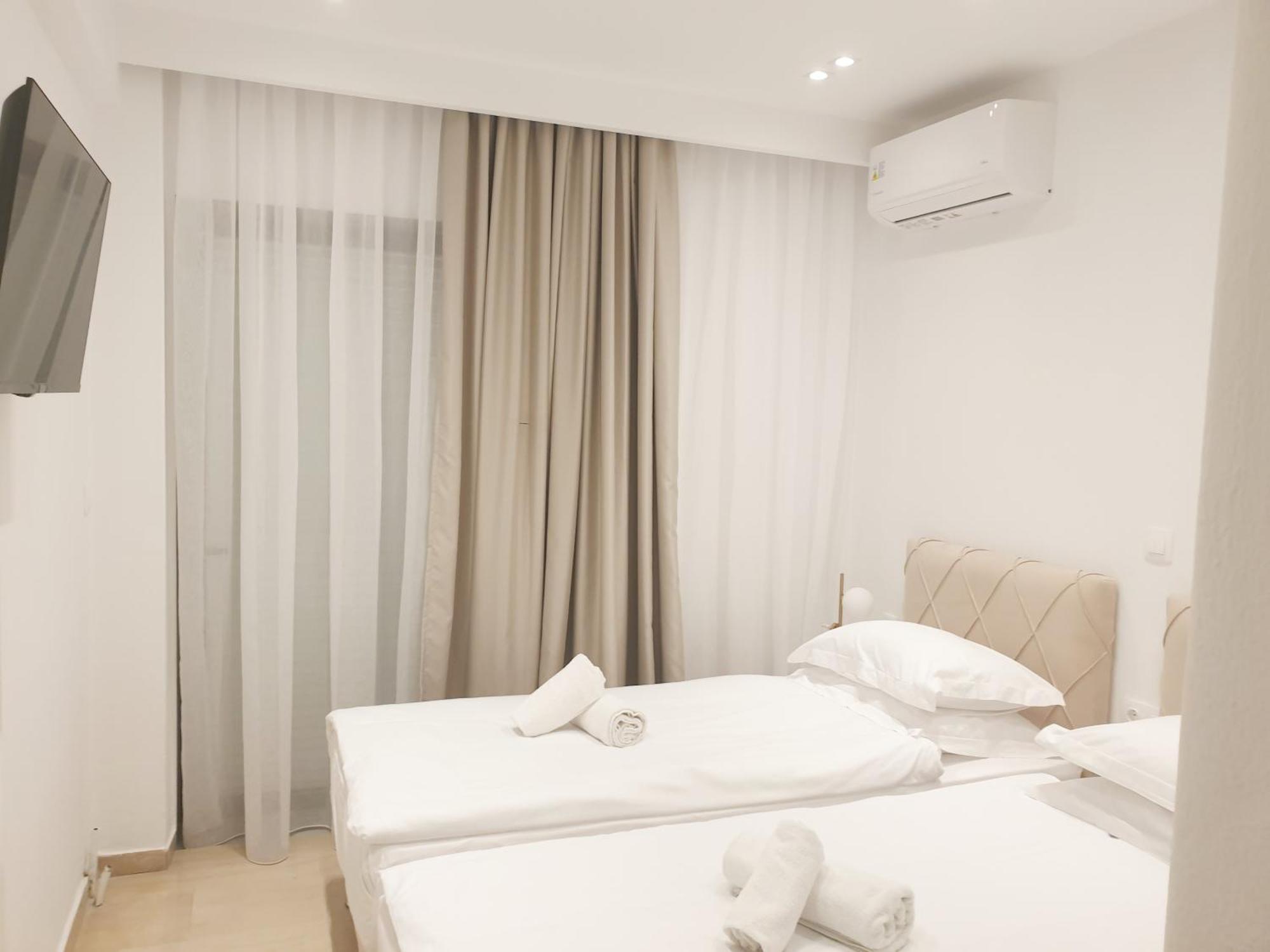 Eantos Studios And Suites Peraía Стая снимка